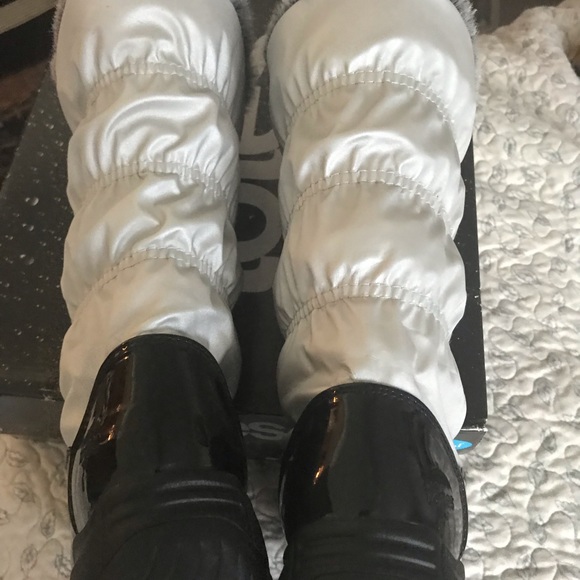 TOTES RACHEL SNOW BOOTS - Picture 4 of 5